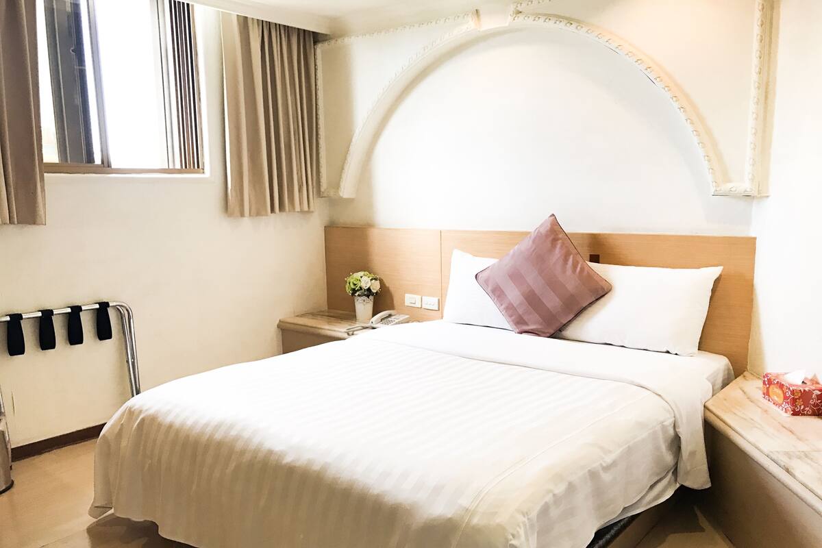 Standard Double Room | 1 bedroom, blackout drapes, iron/ironing board (on request)