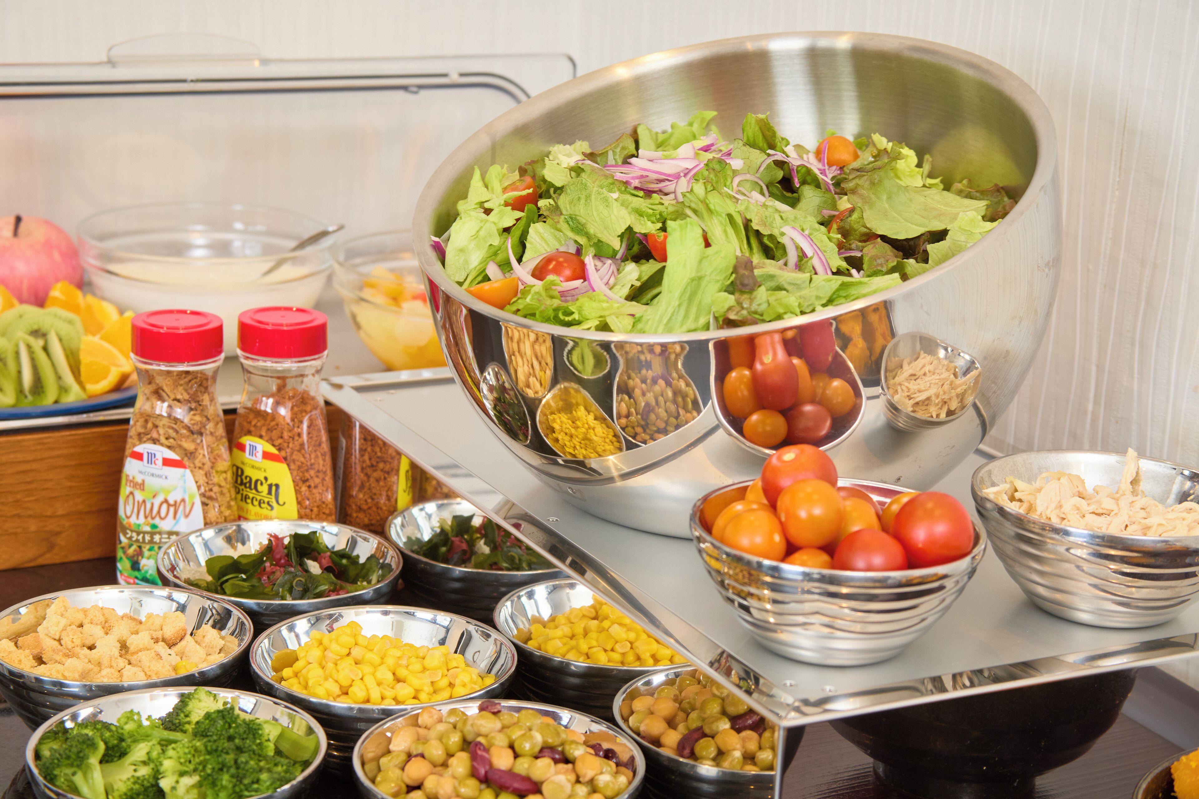 daily buffet breakfast (jpy 1900 per person)