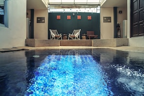 Una piscina techada