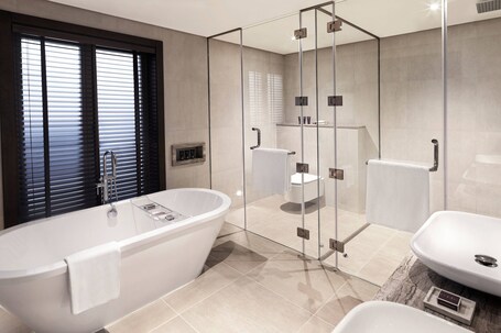 The Ritz Carlton Abu Dhabi, Grand Canal - Image 53