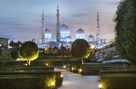 The Ritz Carlton Abu Dhabi, Grand Canal - Image 23