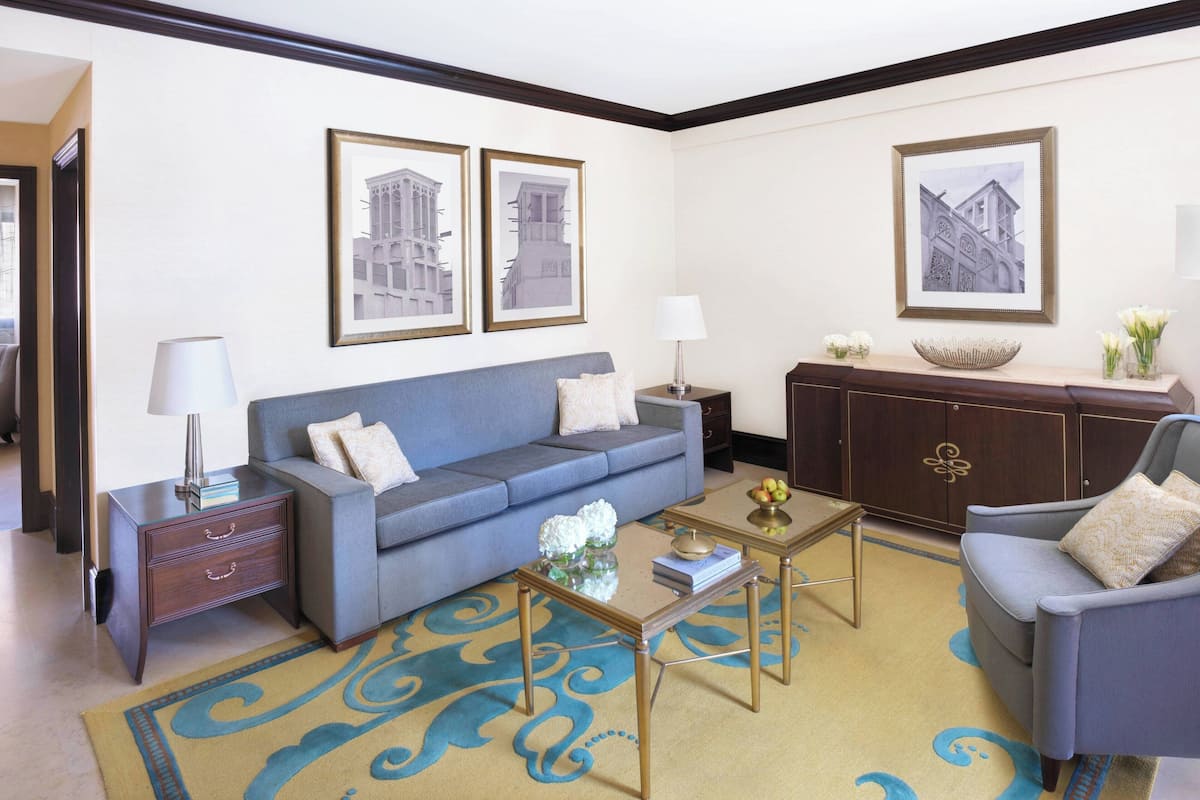 Suite, 2 camere da letto (Venetian Village) | Soggiorno | TV LCD 42 pollici con canali satellitari, TV