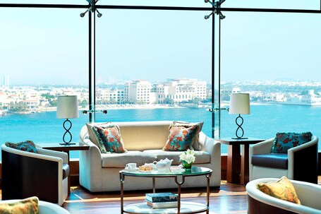 The Ritz Carlton Abu Dhabi, Grand Canal - Image 2