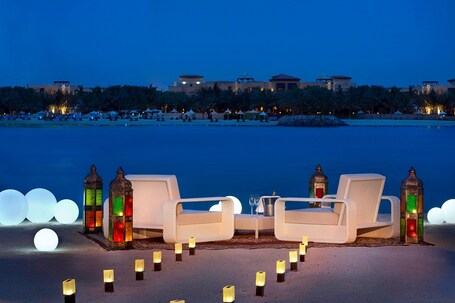 The Ritz Carlton Abu Dhabi, Grand Canal - Image 5