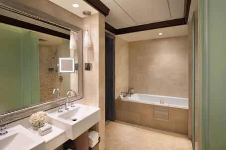 The Ritz Carlton Abu Dhabi, Grand Canal - Image 54