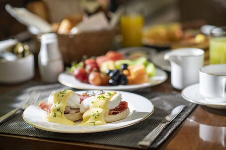 The Ritz Carlton Abu Dhabi, Grand Canal - Image 81
