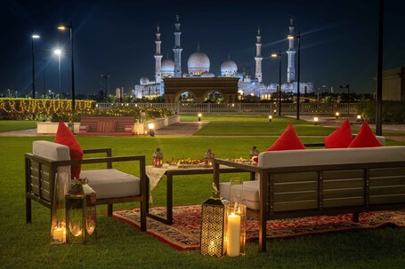 The Ritz Carlton Abu Dhabi, Grand Canal - Image 16