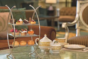 The Ritz Carlton Abu Dhabi, Grand Canal