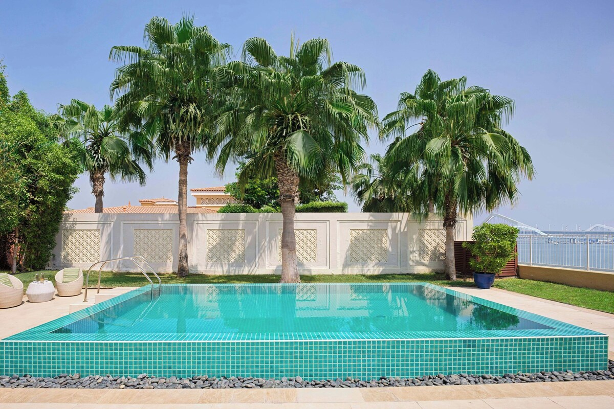 حمام سباحة