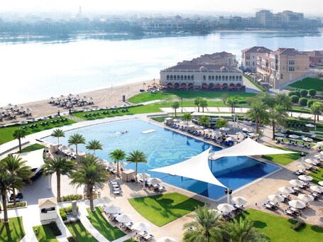The Ritz Carlton Abu Dhabi, Grand Canal - Image 15