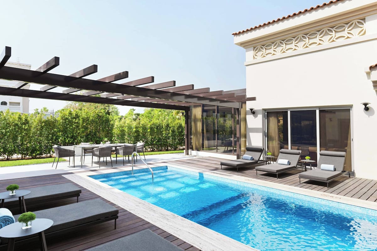Villa, 3 camere da letto, lato giardino | Piscina | 2 piscine all'aperto, cabine incluse nel prezzo, ombrelloni da piscina