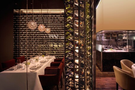 The Ritz Carlton Abu Dhabi, Grand Canal - Image 93