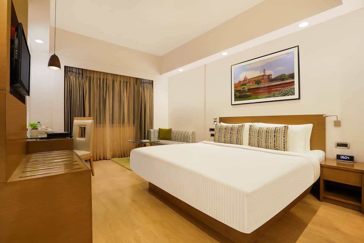 1 bedroom, premium bedding, memory-foam beds, minibar
