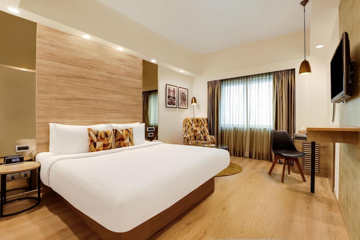 Deluxe Twin Room | 1 bedroom, premium bedding, memory-foam beds, minibar