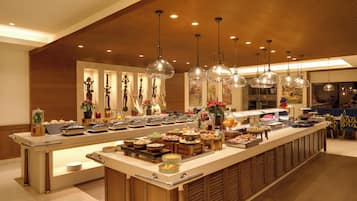 Desayuno buffet todos los días (con cargo)