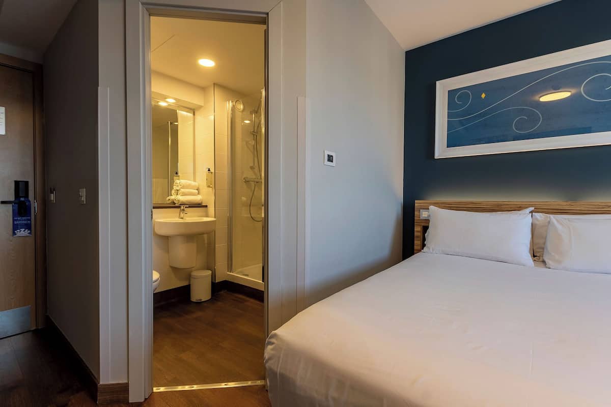 Double Room | Premium bedding, down comforters, pillowtop beds, minibar
