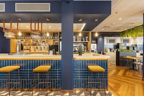 Bar (on property) - Travelodge Barcelona Poblenou (Barcelona)