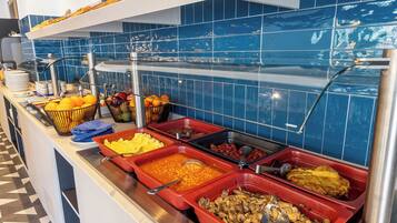 Dagelijks ontbijtbuffet (EUR 12 per persoon)