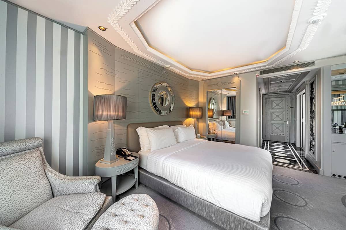 Premium bedding, pillowtop beds, minibar, in-room safe