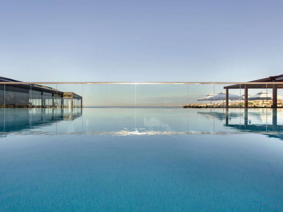 Piscina coberta i piscina a l'aire lliure de temporada