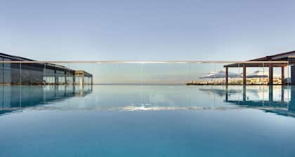 Wyndham Grand Istanbul Kalamis Marina Hotel