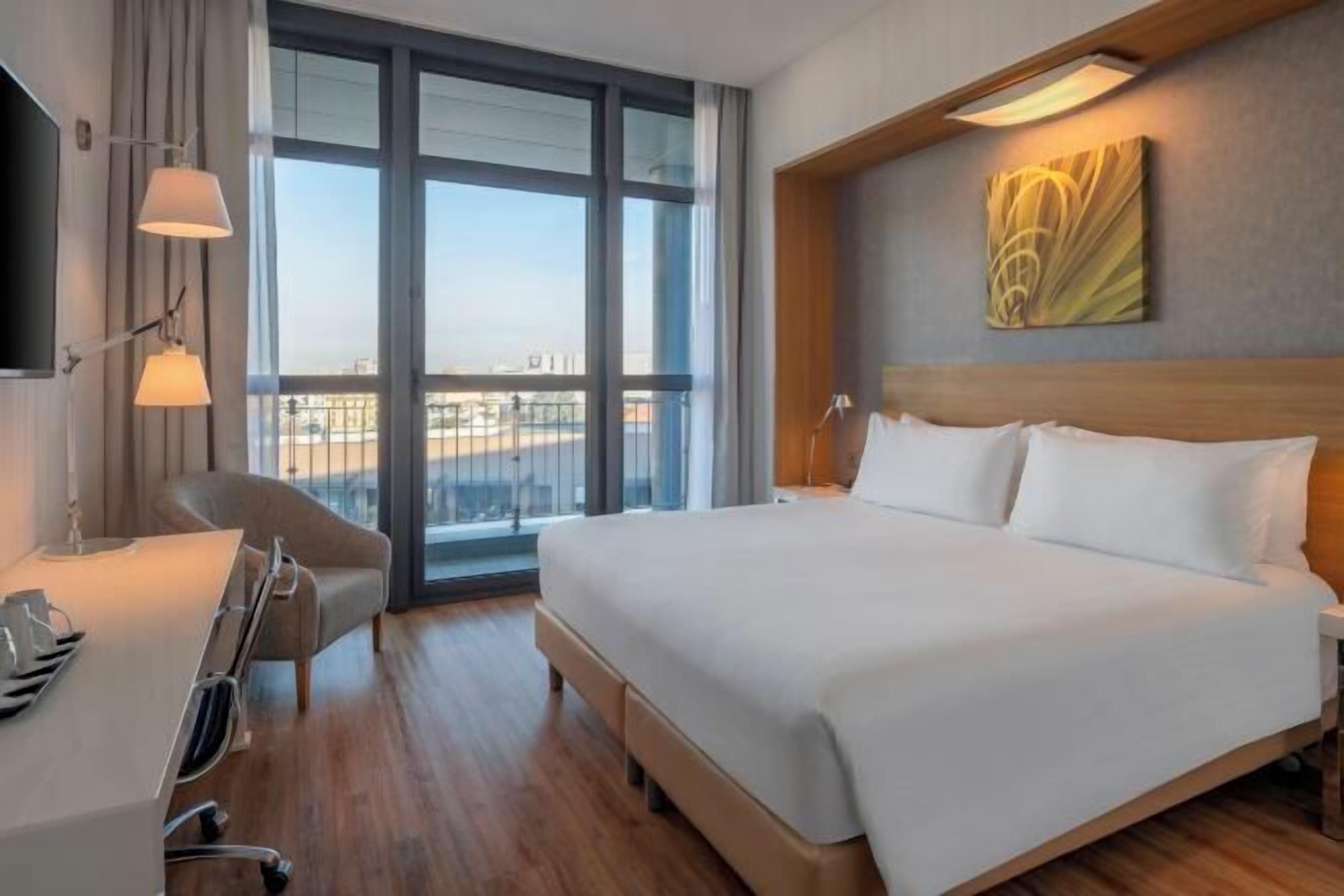 Down duvets, minibar, in-room safe, soundproofing