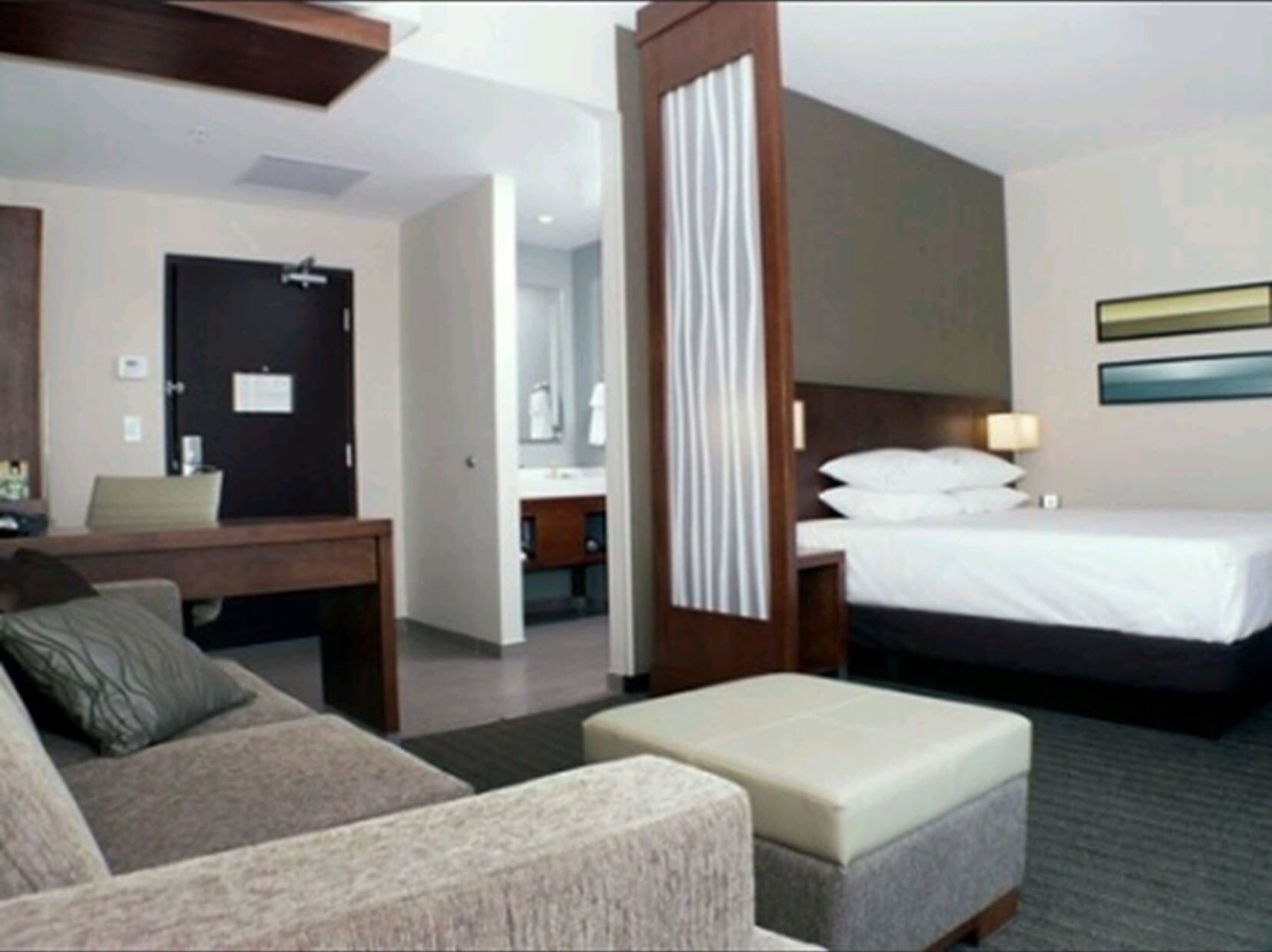 Premium bedding, in-room safe, desk, soundproofing