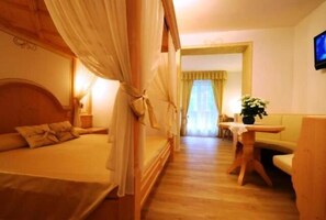 In-room safe, desk, cribs/infant beds, rollaway beds - Bellaria (Predazzo)