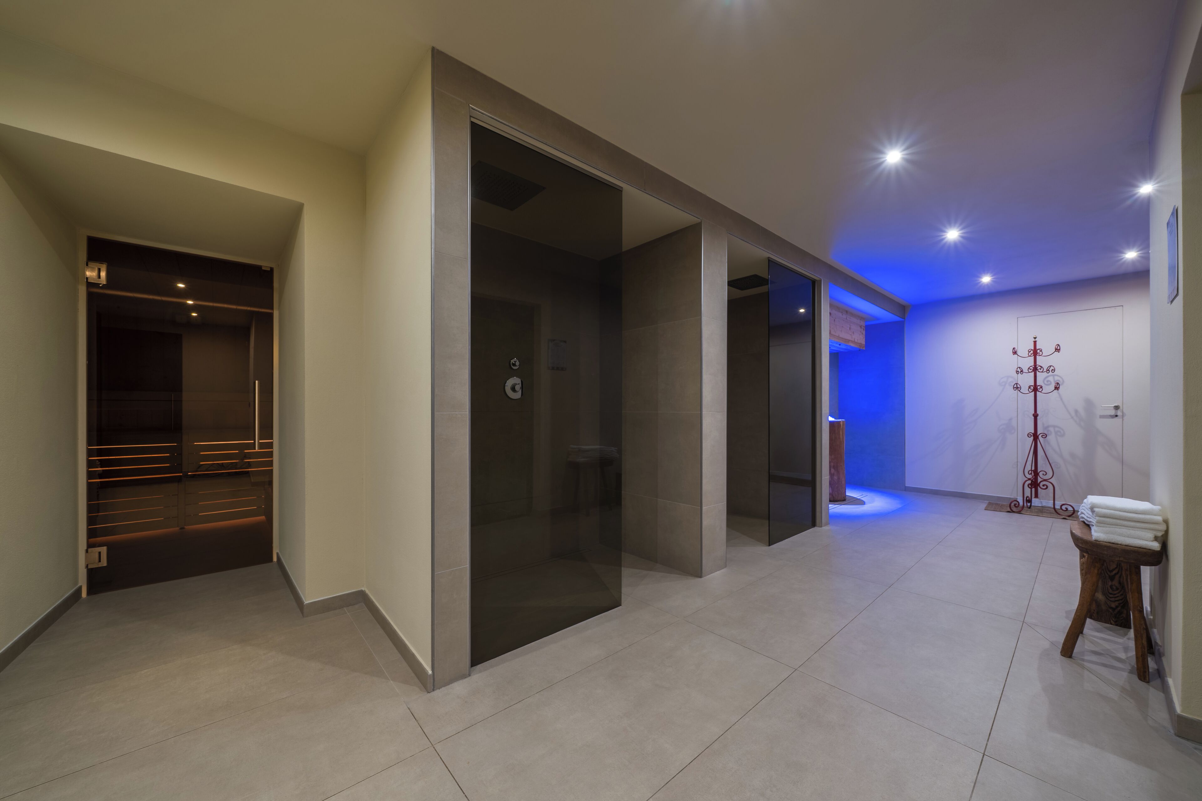 sauna, hot tub, turkish bath/hammam, body treatments, facials