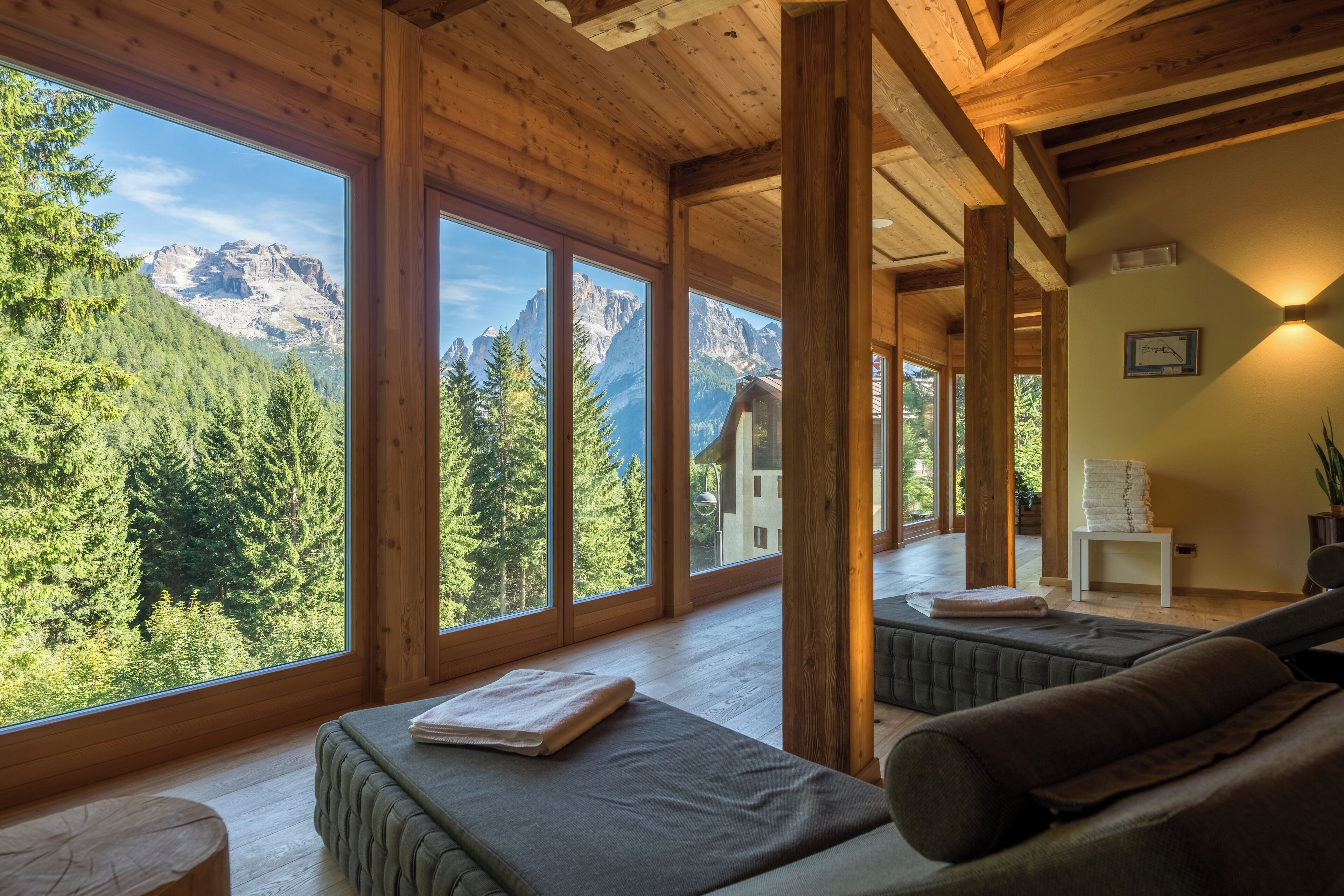 sauna, hot tub, turkish bath/hammam, body treatments, facials