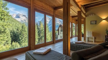 Sauna, hot tub, Turkish bath, body treatments, facials
