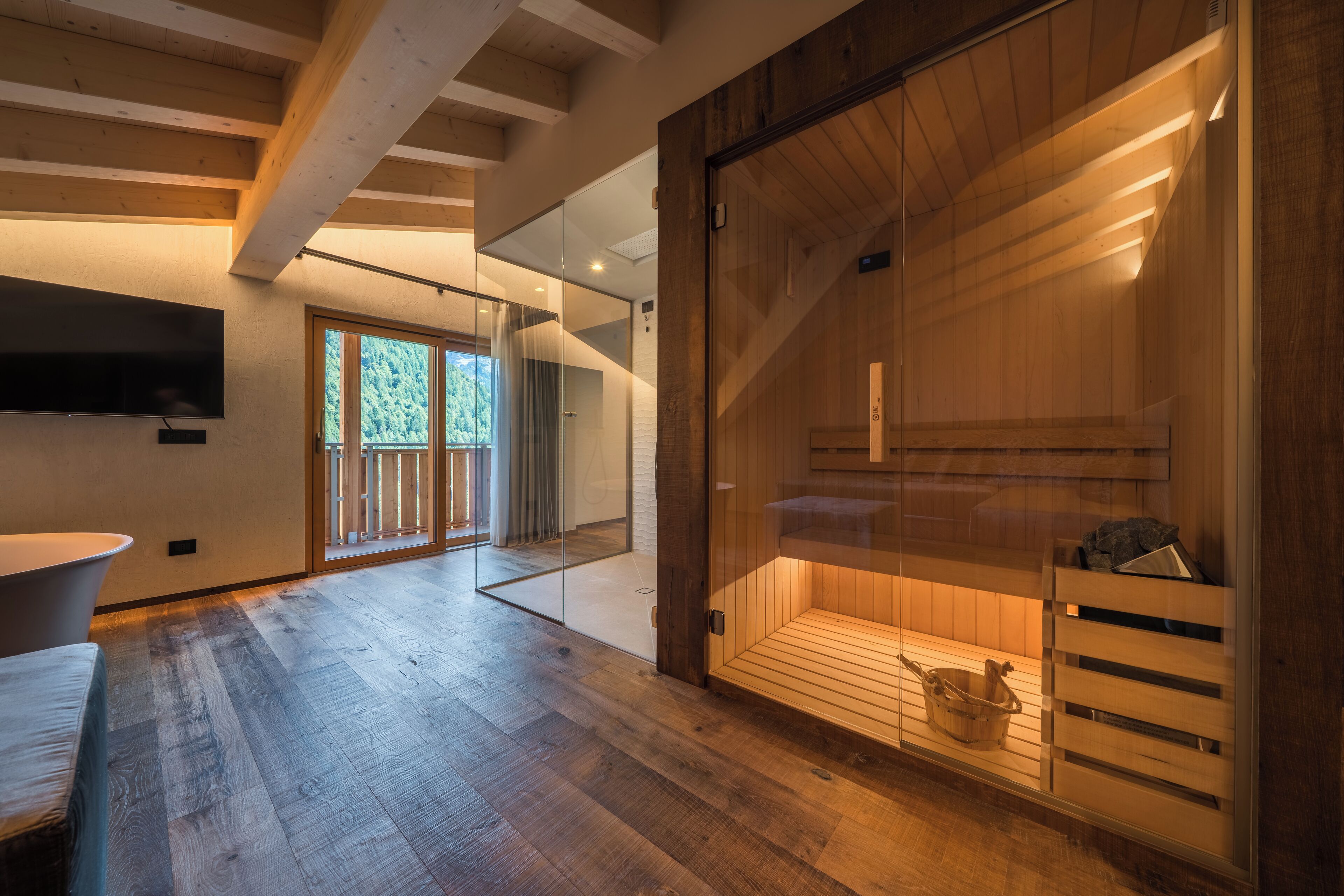 executive suite, mountain view | 1 bedroom, premium bedding, minibar, in-room safe