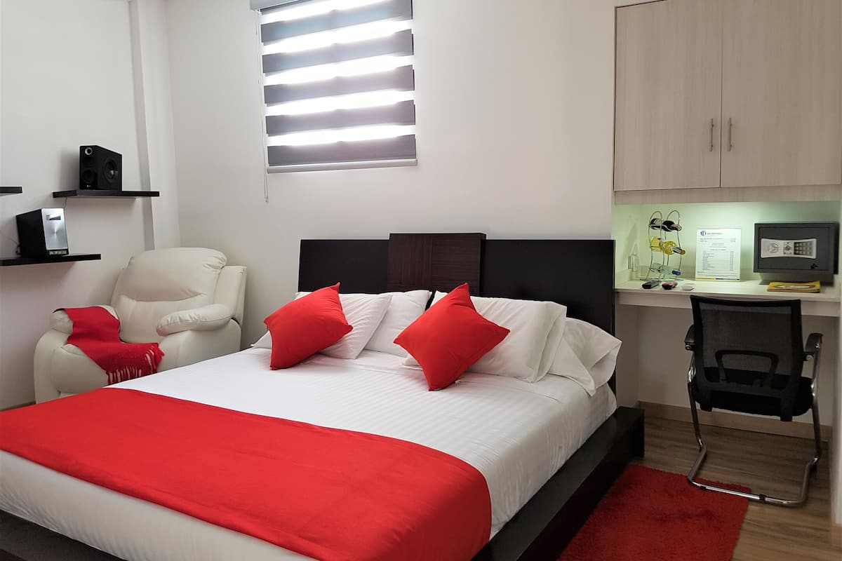 Minibar, in-room safe, individually furnished, desk