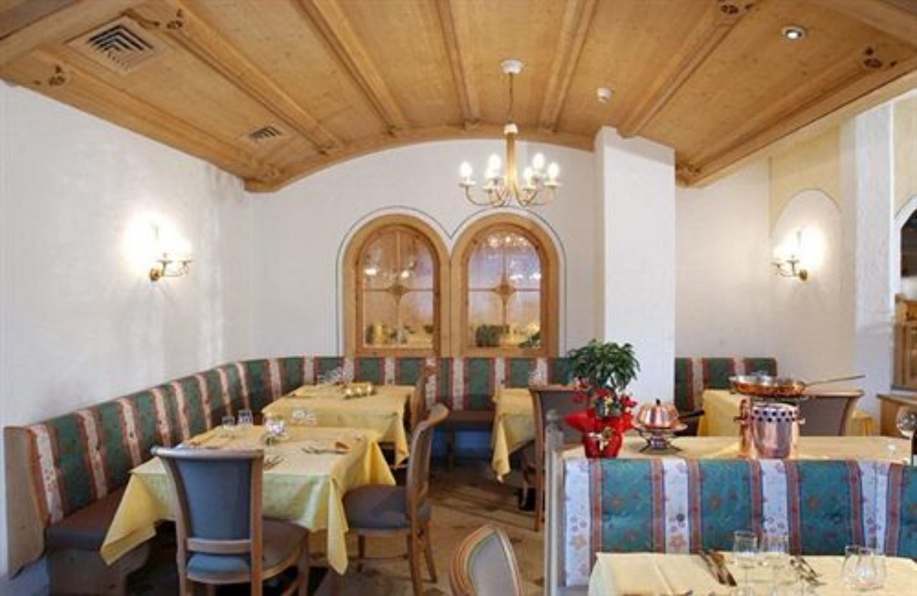 breakfast, lunch, dinner served; italian cuisine, golf course views