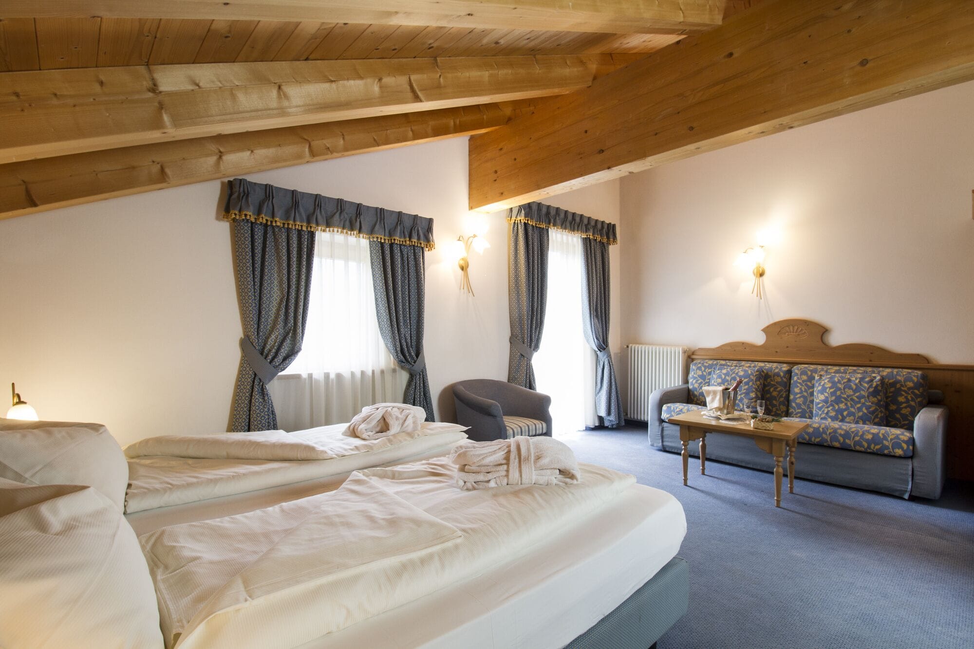 Chambre Double Supérieure | Couette en duvet d'oie, minibar, coffres-forts dans les chambres