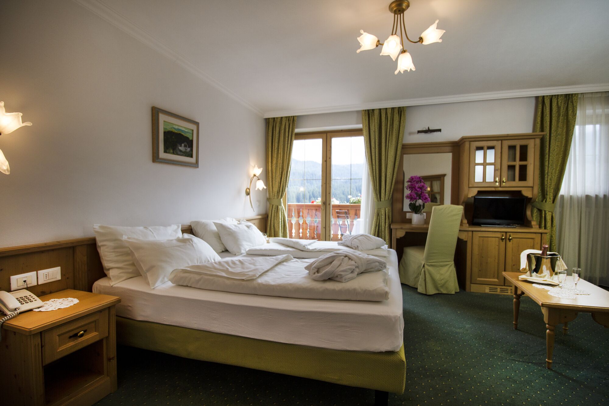 superior double room | 1 bedroom, down duvets, minibar, in-room safe