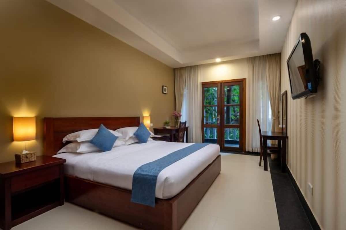3 bedrooms, Egyptian cotton sheets, premium bedding, pillow-top beds