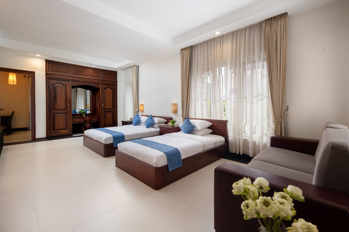 3 bedrooms, egyptian cotton sheets, premium bedding, pillow-top beds