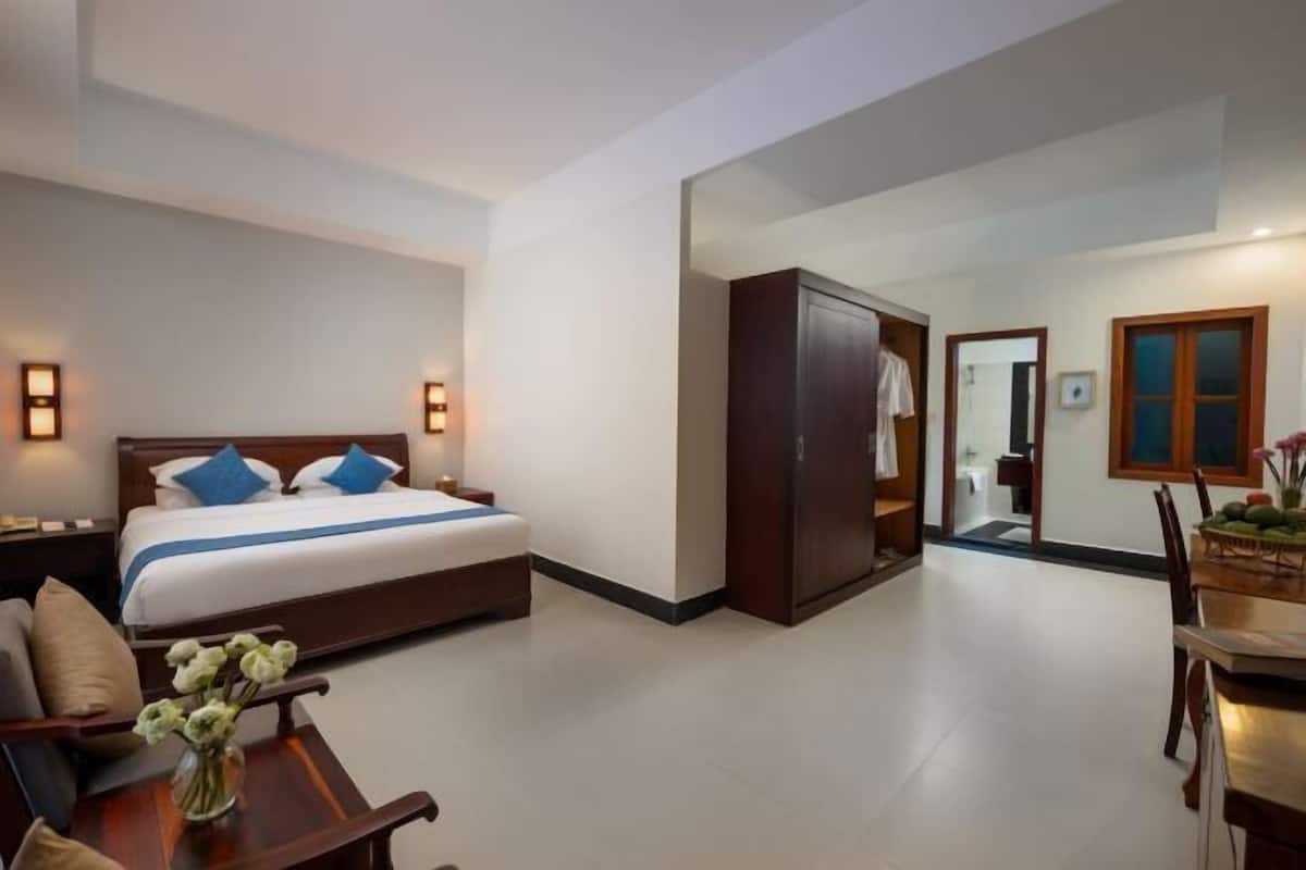 3 bedrooms, Egyptian cotton sheets, premium bedding, pillow-top beds