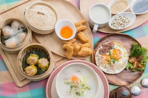 뷔페 무료 아침 식사 포함