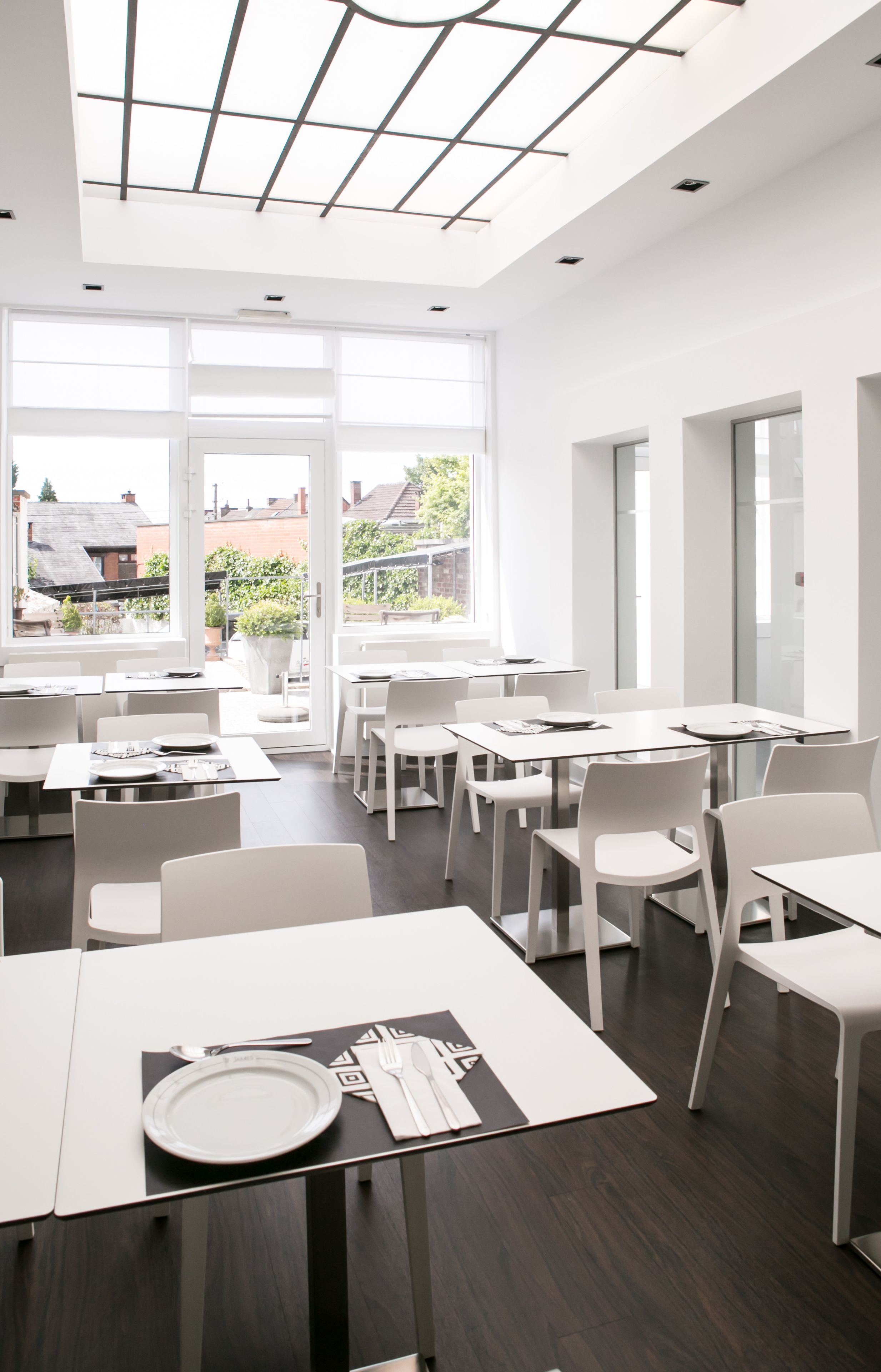 daily buffet breakfast (eur 15 per person)