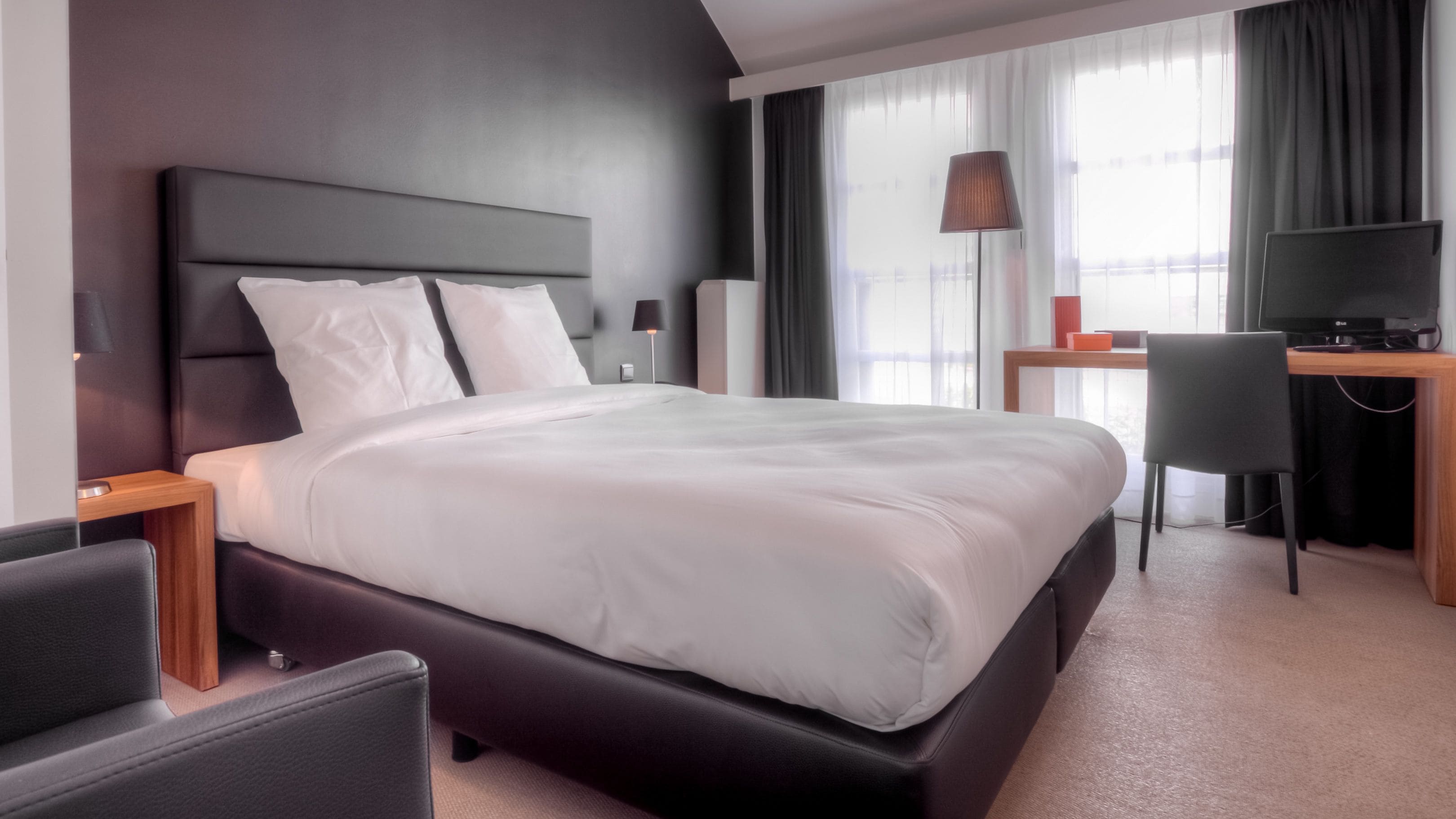 Habitación con 1 cama doble o 2 individuales | 1 dormitorio, escritorio, cortinas opacas y sistema de insonorización