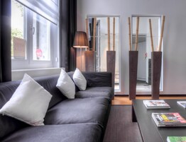 Una televisión de pantalla plana