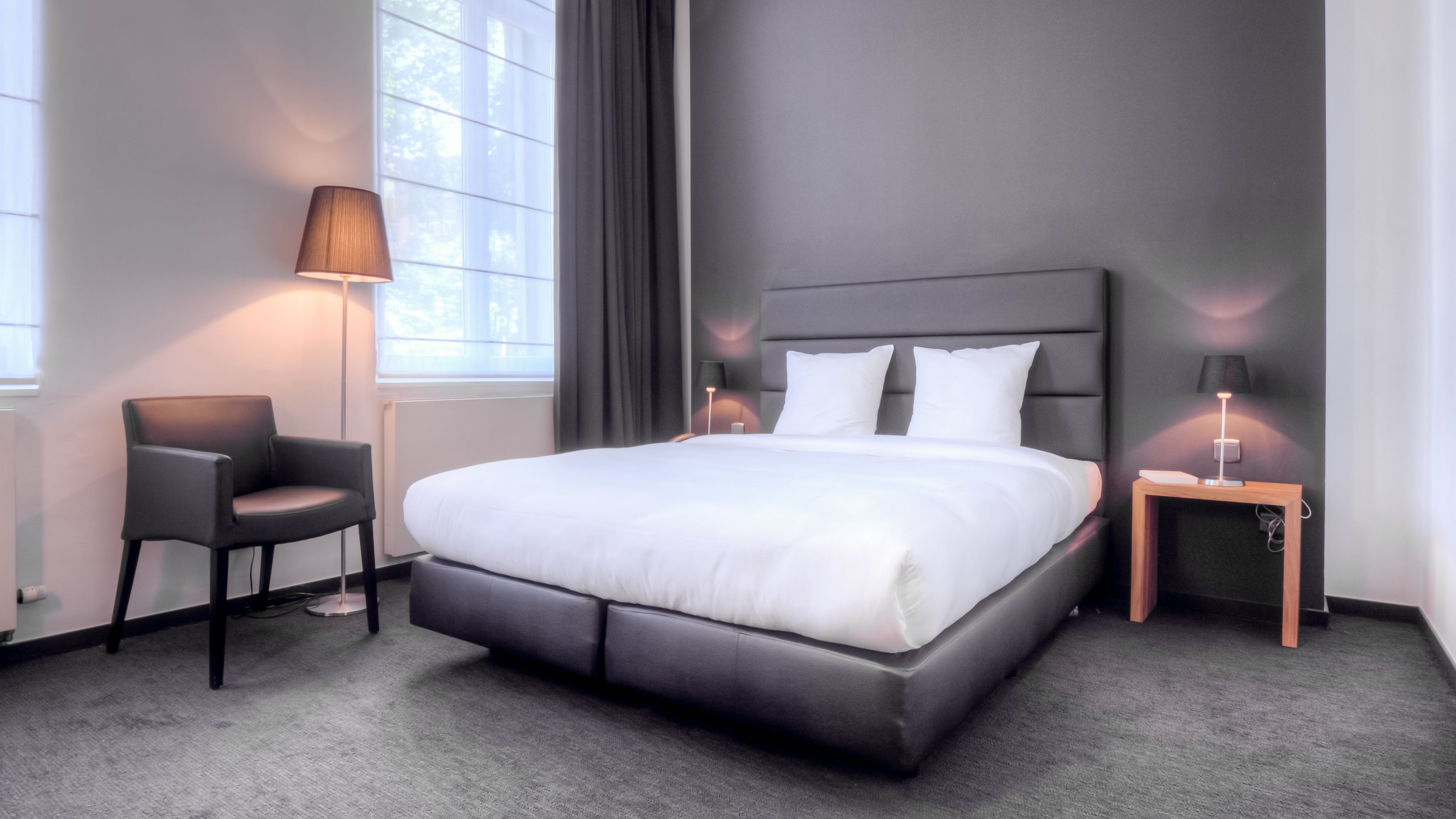 1 bedroom, desk, blackout curtains, soundproofing