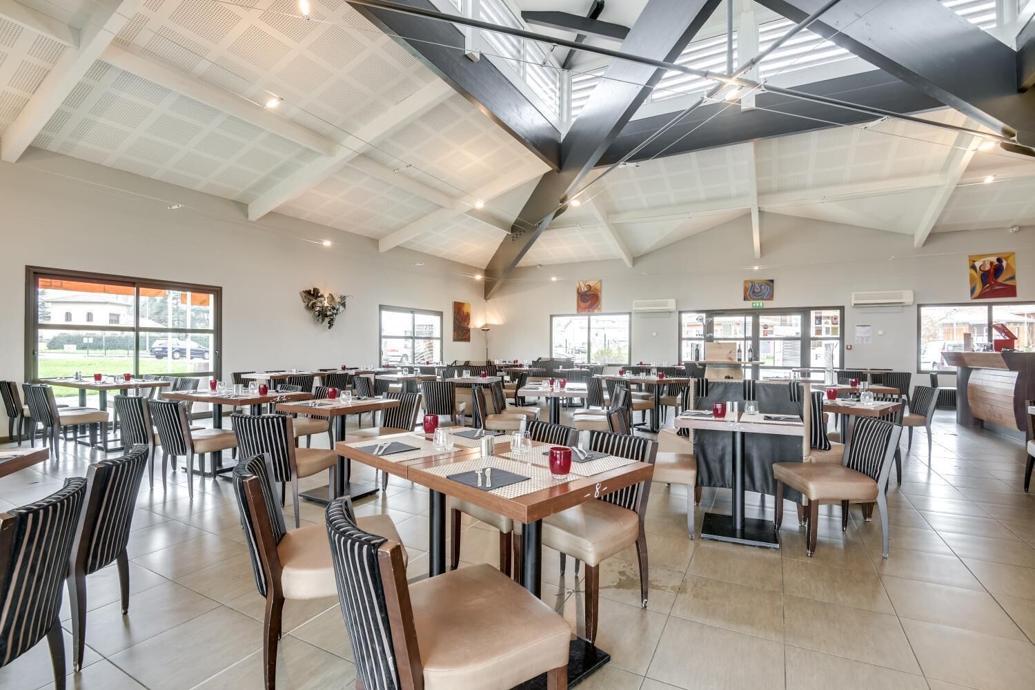 lunch and dinner served