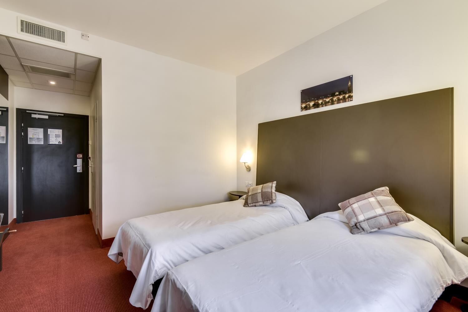 twin room | individually decorated, individually furnished, desk, blackout curtains