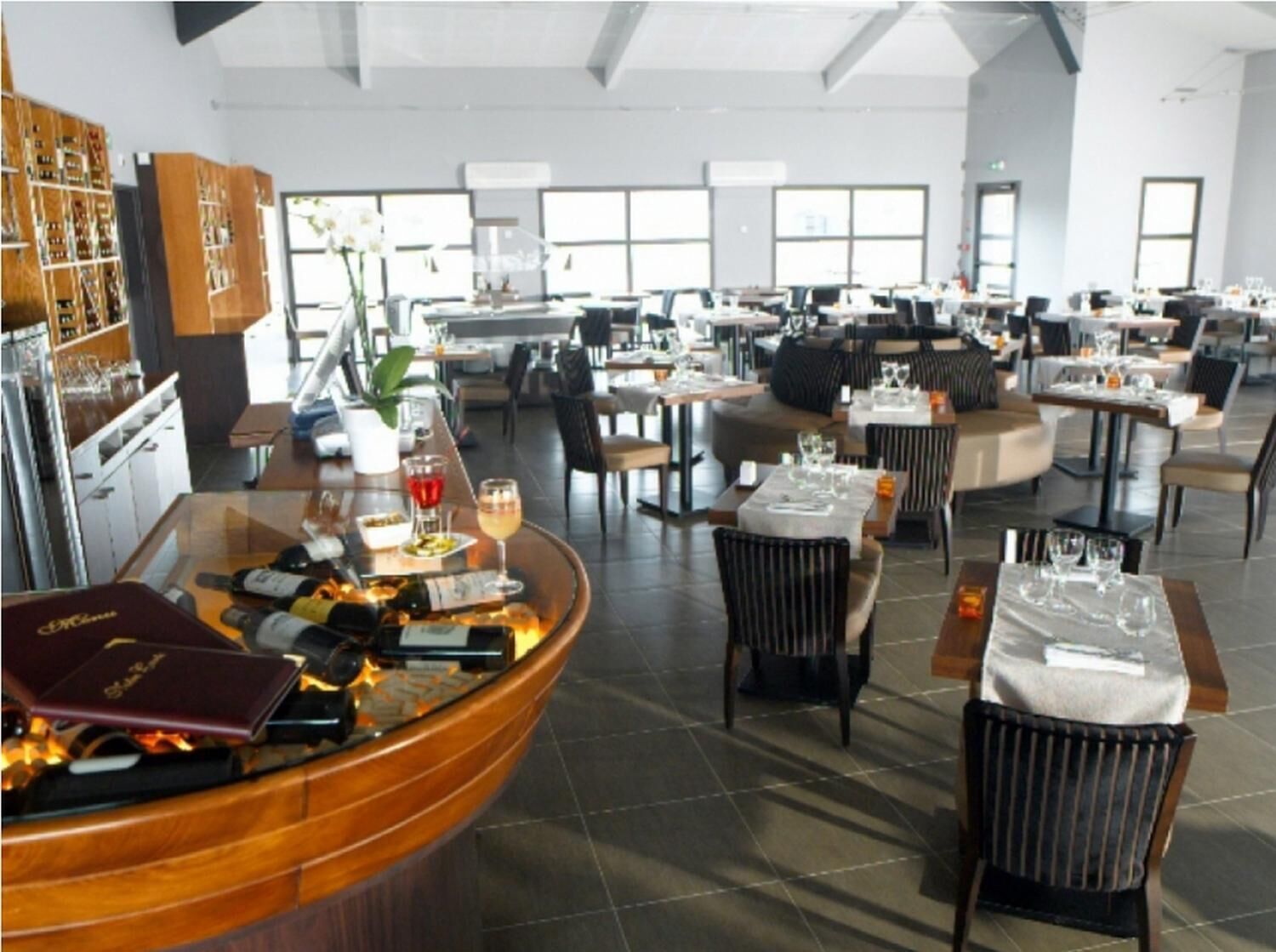 lunch and dinner served