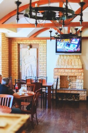 Bar (on property) - Victoria Palace Hotel (Atyrau)