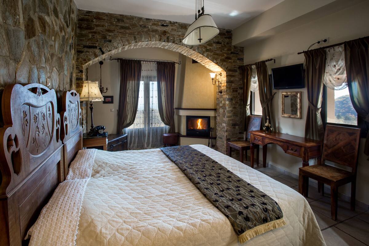 Deluxe Double or Twin Room, Fireplace