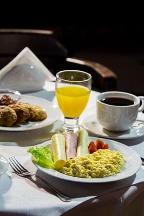 Tägliches inbegriffenes großes Frühstück